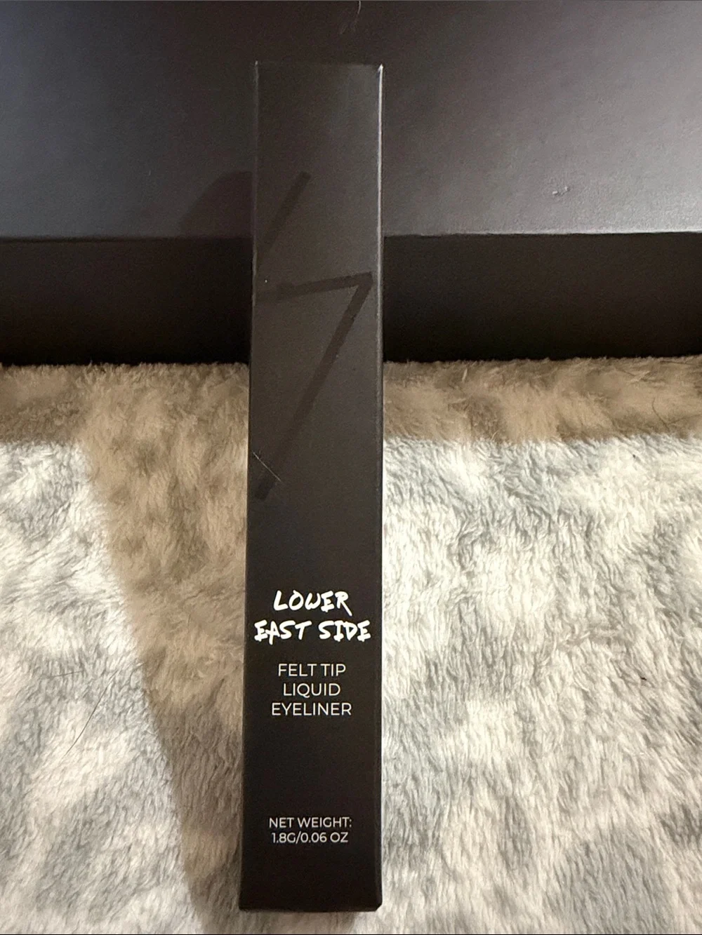 LOWER EAST SIDE Felt Tip Liquid Eyeliner - Black. SEALED.